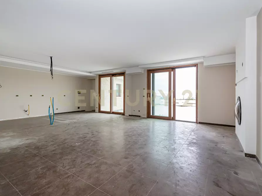 Immagine 10 di Pentalocale in vendita  in Via Lorenzo Maddem 67 a Acireale