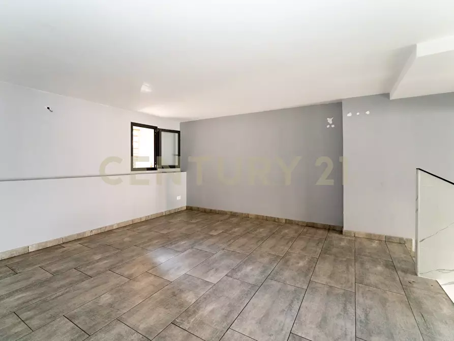 Immagine 23 di Locale commerciale in vendita  in Via Mario Sangiorgi 56 a Catania