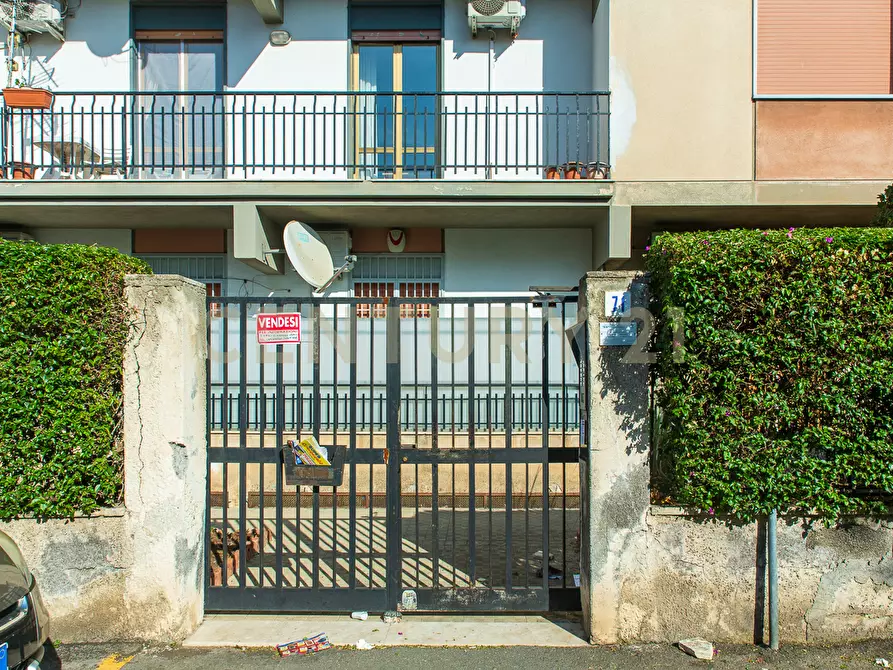 Immagine 3 di Bilocale in vendita  in Via Madonna di Fatima 71 a Gravina Di Catania