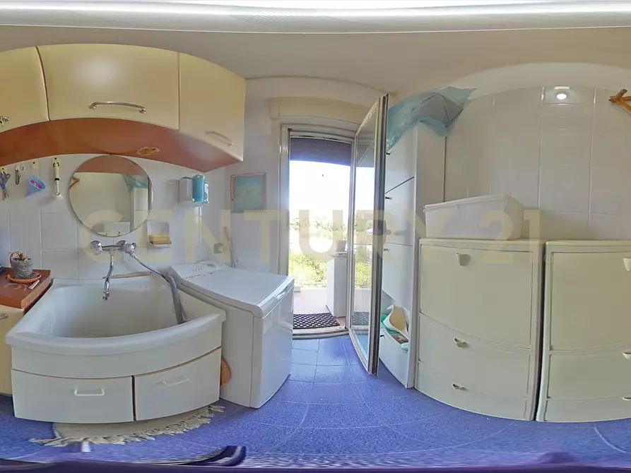 Immagine 44 di Pentalocale in vendita  in Via Madonna delle Lacrime 64 a Catania