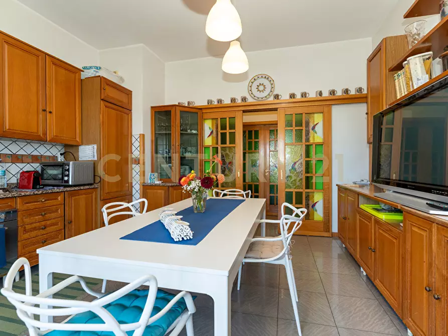 Immagine 12 di Pentalocale in vendita  in Via Salvatore Vigo 106 a Acireale