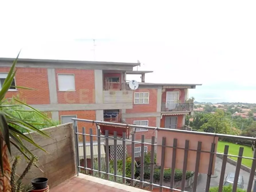 Immagine 18 di Pentalocale in vendita  in Via Alessandro Scarlatti 17 a Aci Castello