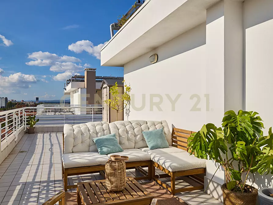 Immagine 11 di Attico in vendita  in Via Guglielmo Petroni 38 a Roma