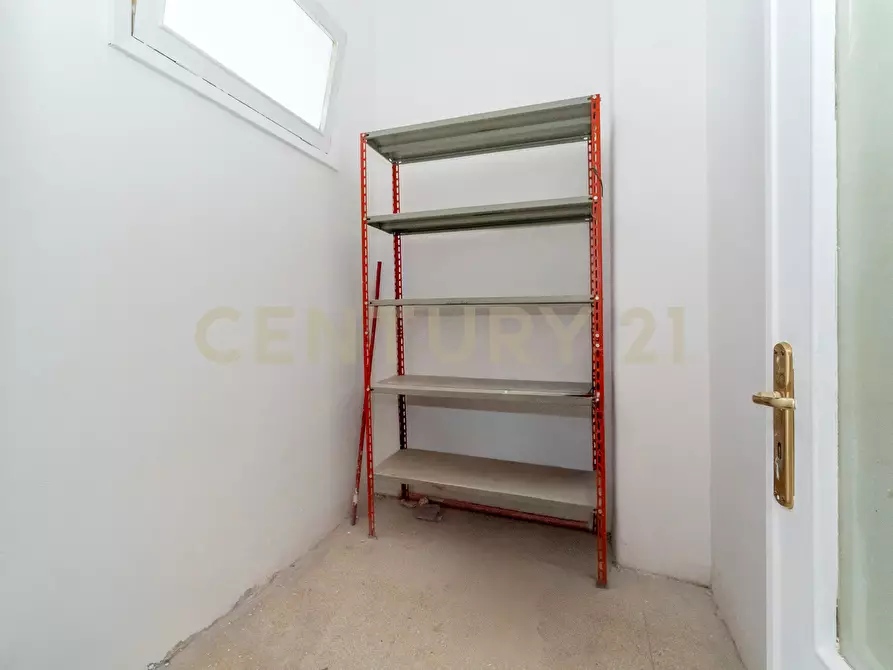 Immagine 25 di Quadrilocale in affitto  in Via Genova 64 a Catania