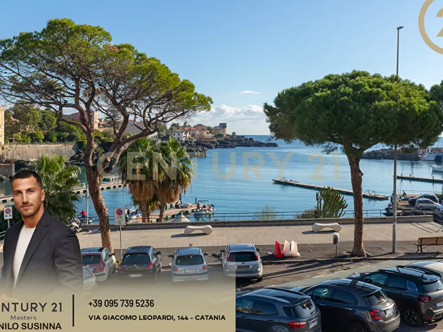 Immagine 1 di Casa indipendente in vendita  in Piazza Mancini Battaglia 23 a Catania