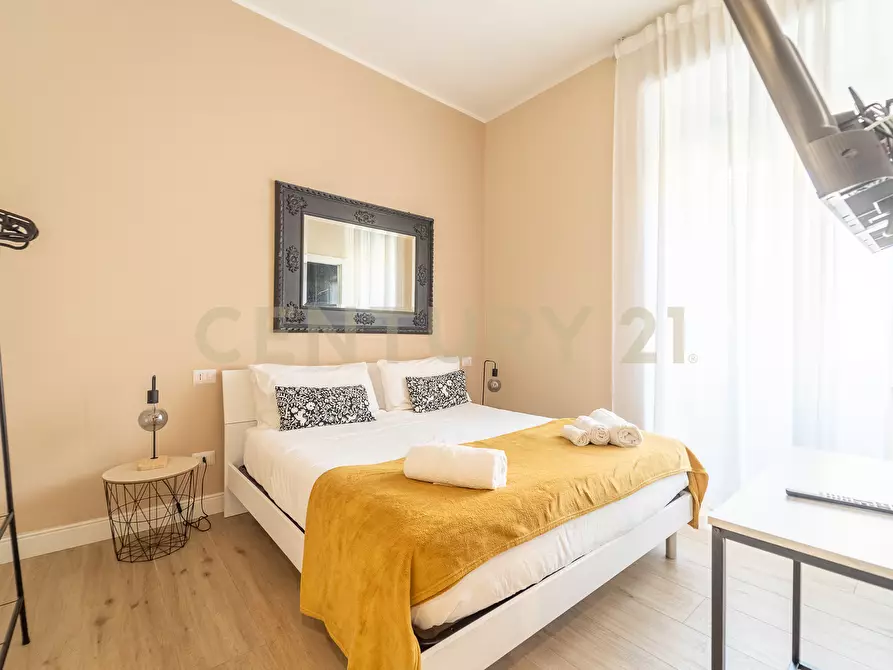 Immagine 5 di Bilocale in vendita  in Via Girolamo Benzoni a Roma