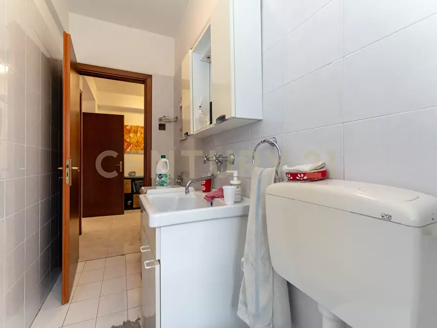 Immagine 32 di Quadrilocale in vendita  in Via Giolitti Giovanni SNC a Gravina Di Catania