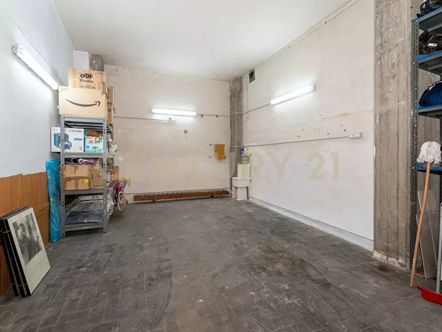 Immagine 49 di Quadrilocale in vendita  in Via Modena 20 a Catania