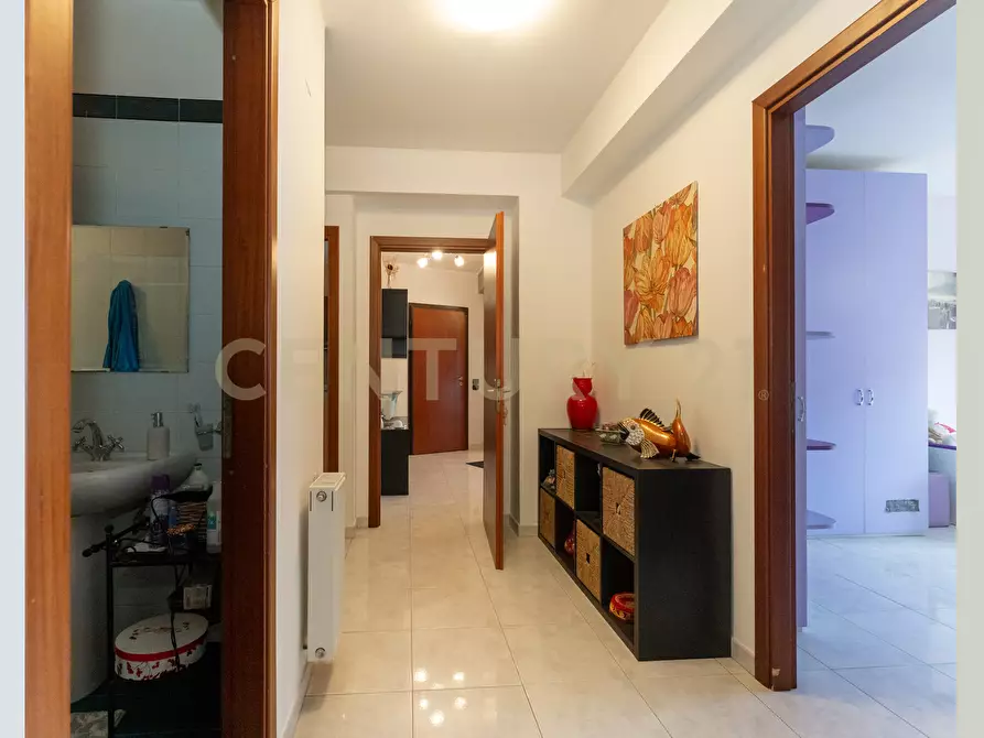 Immagine 12 di Quadrilocale in vendita  in Via Giolitti Giovanni SNC a Gravina Di Catania