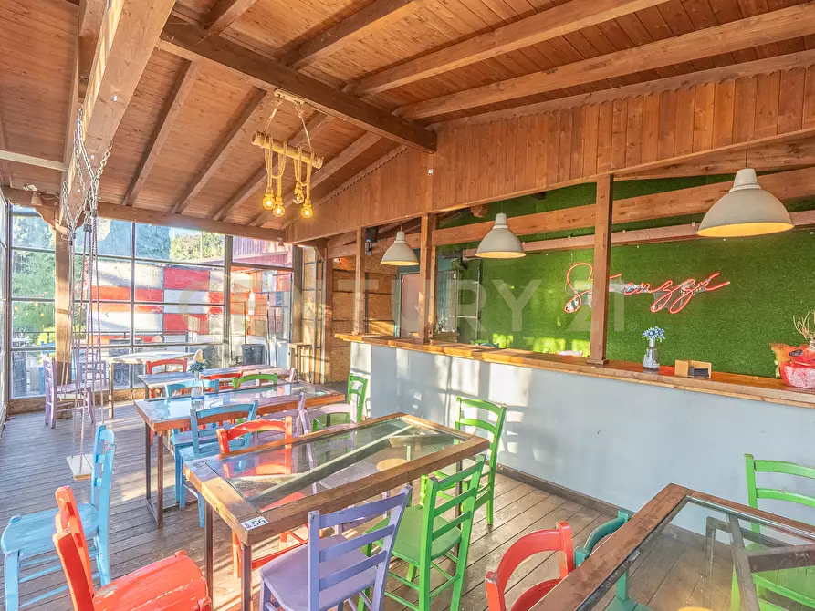 Immagine 29 di Bar / Ristorante in vendita  in Via Romana 193 a Guidonia Montecelio
