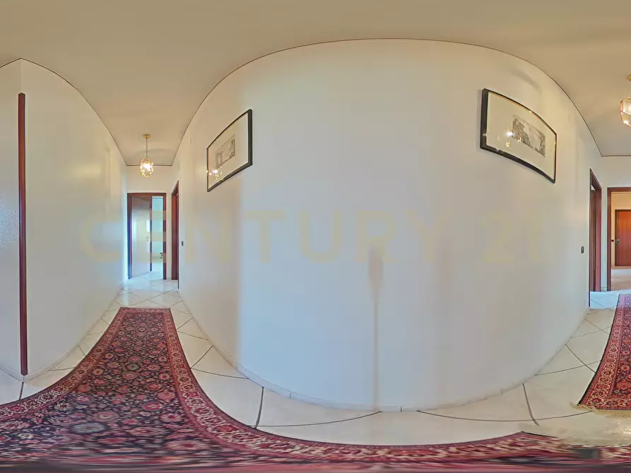 Immagine 58 di Pentalocale in vendita  in Viale Nitta 16b a Catania