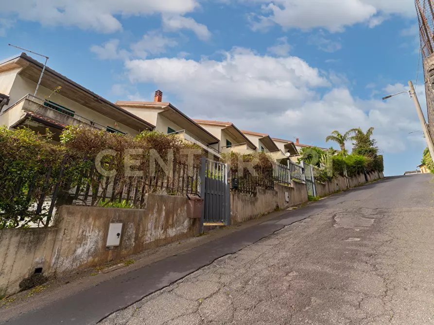 Immagine 7 di Villa in vendita  in Via Santa Rosa da Lima 17 a Catania