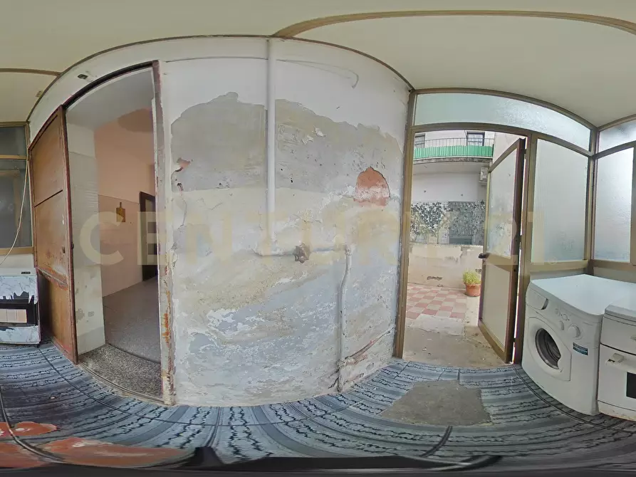 Immagine 37 di Bilocale in vendita  in Via Wrzì 128 a Catania