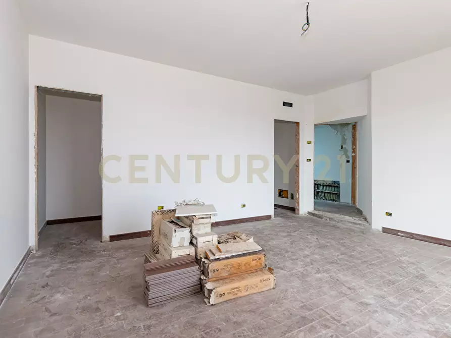 Immagine 49 di Pentalocale in vendita  in Via Lorenzo Maddem 67 a Acireale