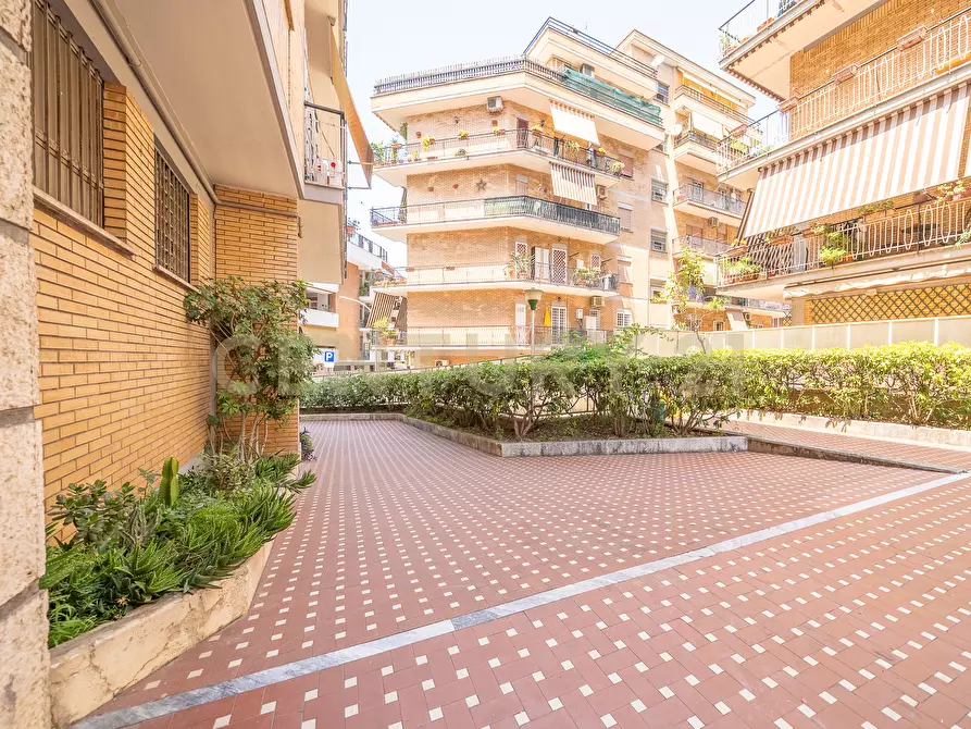 Immagine 90 di Trilocale in vendita  in Via Carlo Dossi 80 a Roma