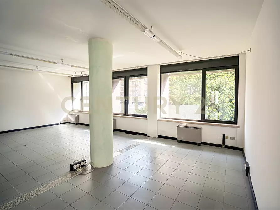 Immagine 17 di Ufficio in vendita  in Via Adriano Cristofoli 40 a Verona