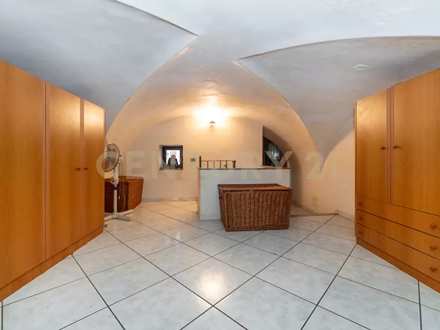 Immagine 4 di Pentalocale in vendita  in Via Giuseppe Verdi 165 a Catania