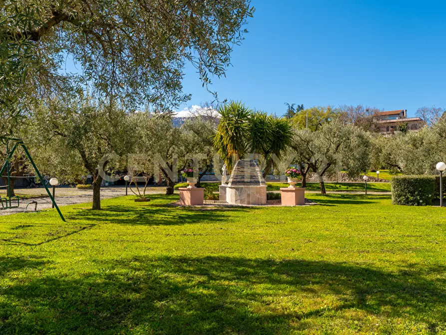 Immagine 8 di Villa in vendita  in Strada Comunale Calderara 5 a Randazzo