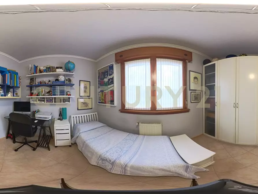 Immagine 53 di Quadrilocale in vendita  in Via Moggio Udinese 28 a Roma