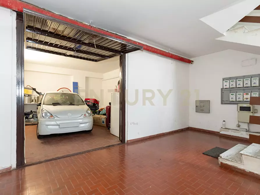 Immagine 44 di Pentalocale in vendita  in Viale Carmine Caruso 10 a Motta Sant'anastasia