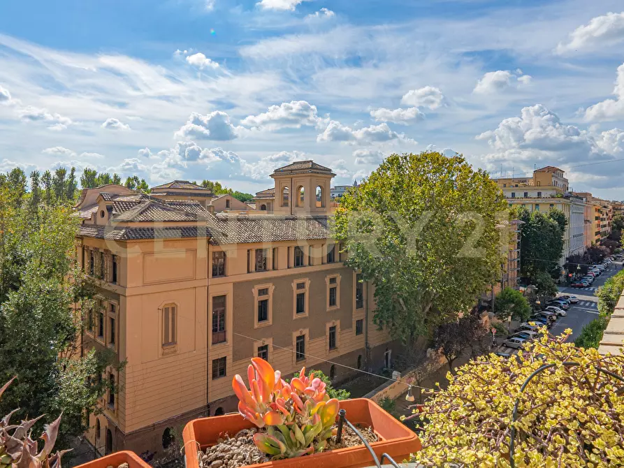 Immagine 1 di Attico in vendita  in Via Antonio Mordini 14 a Roma