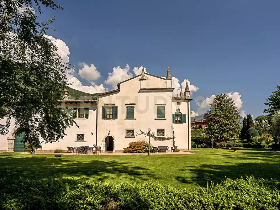 Immagine 6 di Villa in vendita  in Via Adige 25 a Brentino Belluno
