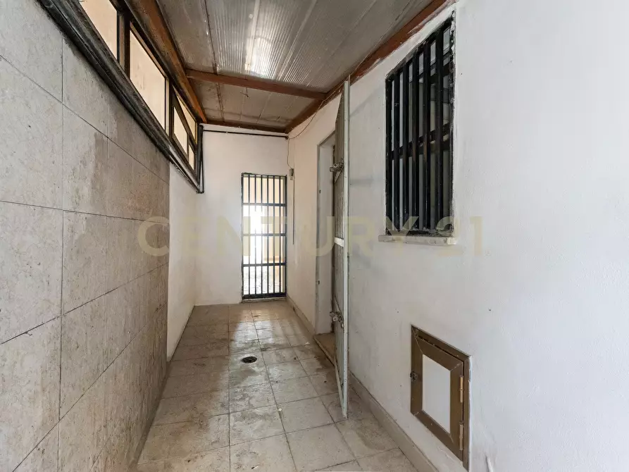 Immagine 39 di Locale commerciale in vendita  in Via Nizzeti 3 a Tremestieri Etneo