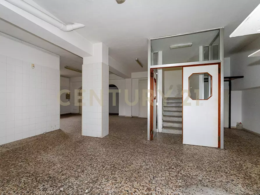 Immagine 8 di Locale commerciale in affitto  in Via Catira 2 a San Gregorio Di Catania