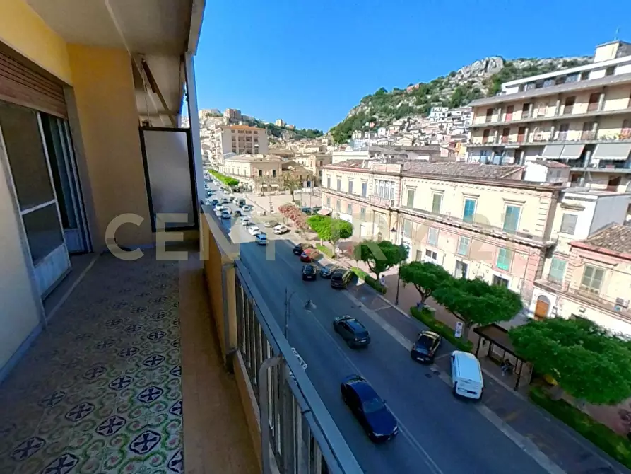 Immagine 14 di Pentalocale in vendita  in Corso Umberto I 1C a Modica