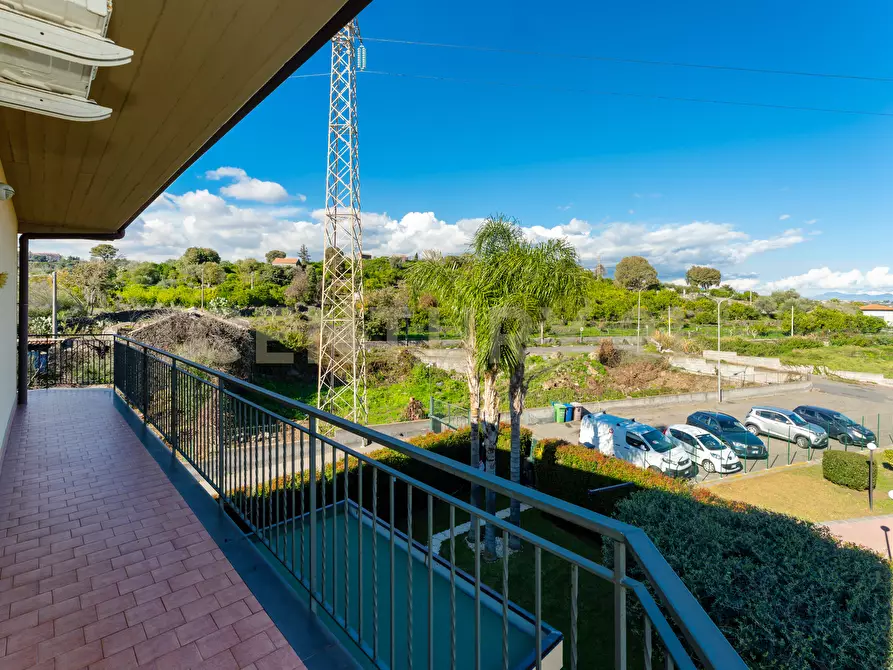 Immagine 22 di Trilocale in vendita  in Via Teocrito 10 a Aci Catena