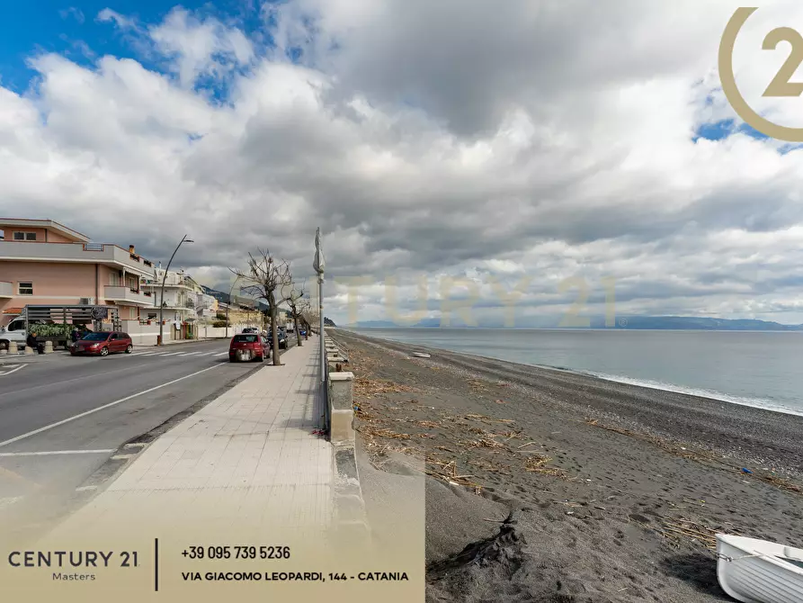 Immagine 54 di Trilocale in vendita  in Via Giuseppe Verdi 40 a Roccalumera