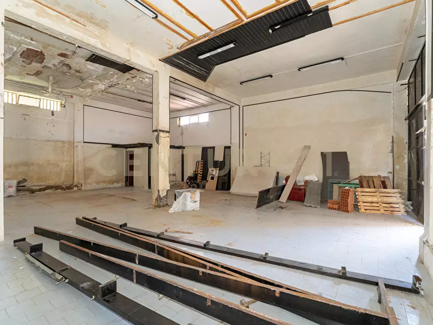 Immagine 17 di Magazzino in vendita  in Via Antonio de Curtis 27 a Misterbianco