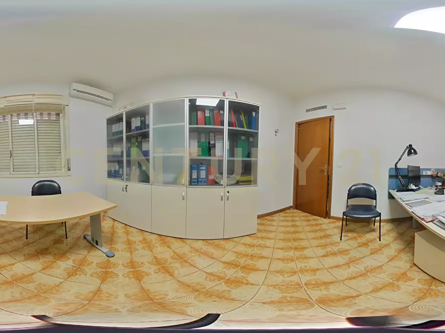 Immagine 50 di Pentalocale in vendita  in Via Grazia Deledda 2 a Catania