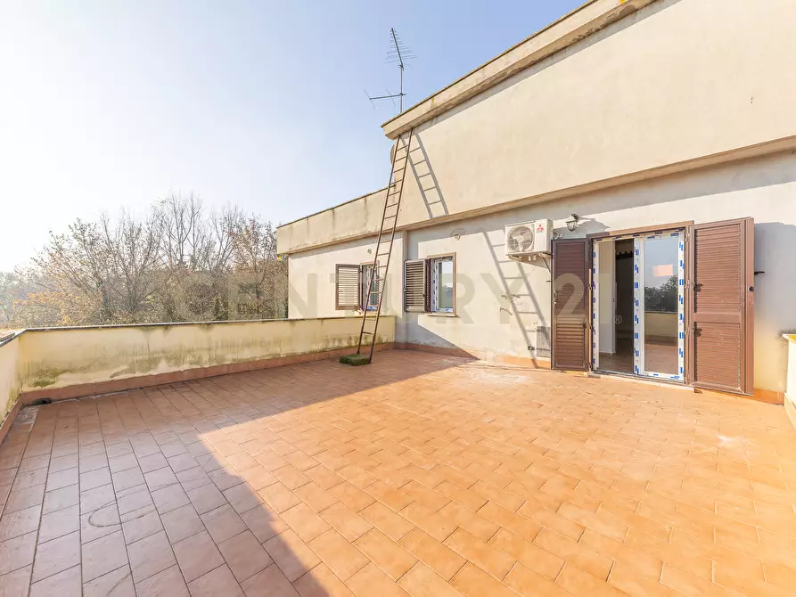 Immagine 35 di Villa in vendita  in Via Ombrone 9 a Aprilia