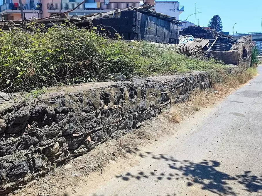 Immagine 7 di Casa trifamiliare in vendita  in Via Fossa della Creta sn a Catania