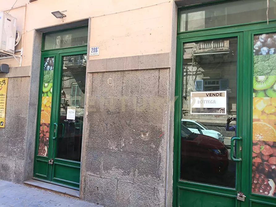Immagine 14 di Locale commerciale in vendita  in Via Umberto I 290a a Catania