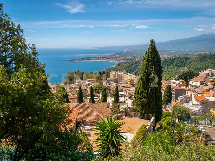 Immagine 45 di Villa in vendita  in Via Leonardo Da Vinci 5 a Taormina