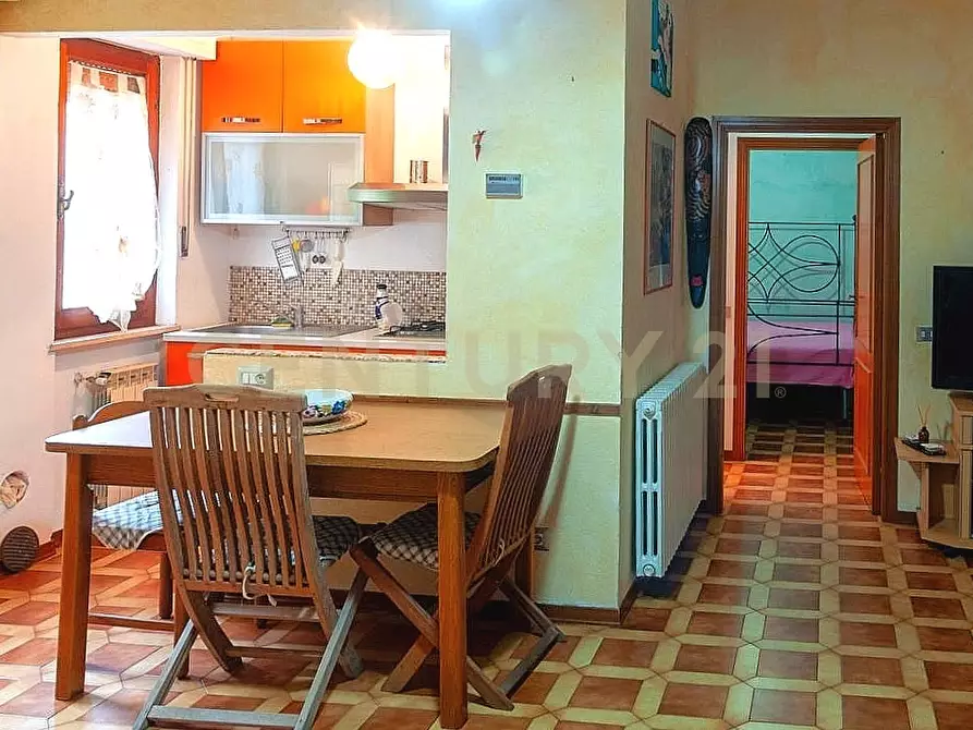 Immagine 4 di Bilocale in vendita  in Via Amiata 132 a Castiglione D'orcia