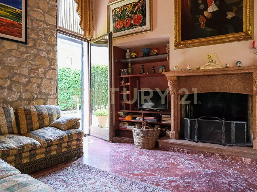 Immagine 10 di Villa in vendita  in Via Adige 11 a Montecchia Di Crosara