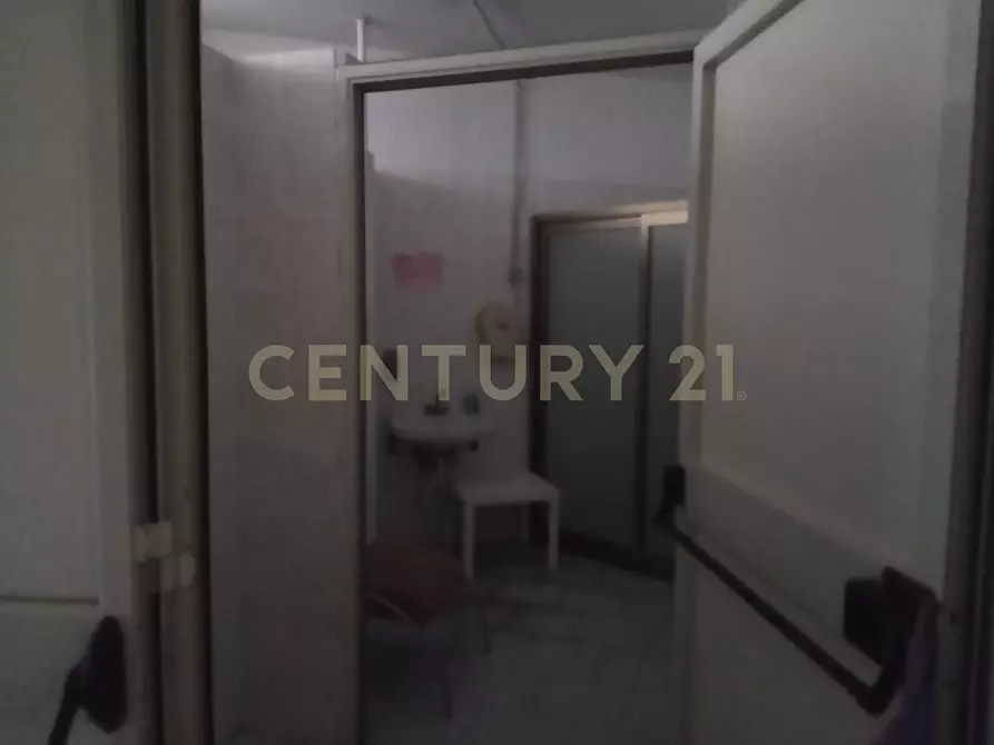 Immagine 10 di Ufficio in vendita  in Via Nazionale 51 a Camporotondo Etneo