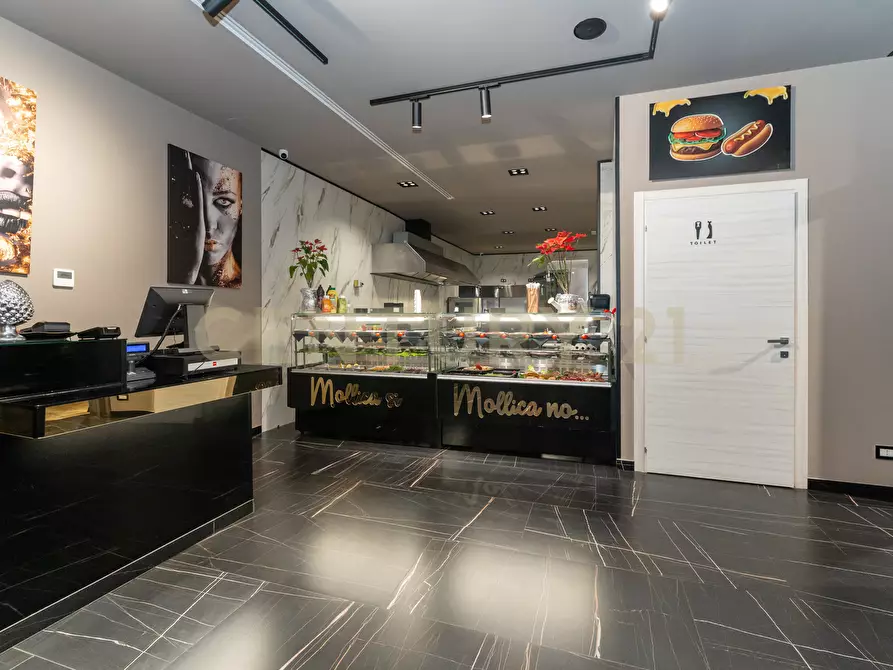 Immagine 11 di Attività commerciale in vendita  in Corso Indipendenza 131 a Catania