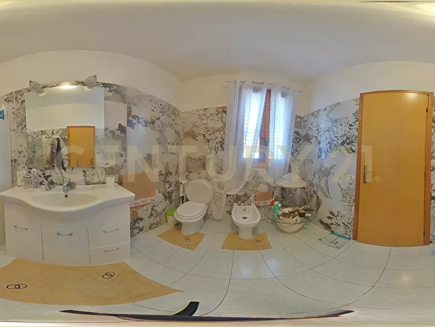 Immagine 44 di Pentalocale in vendita  in Via Antonio de Curtis 27 a Misterbianco