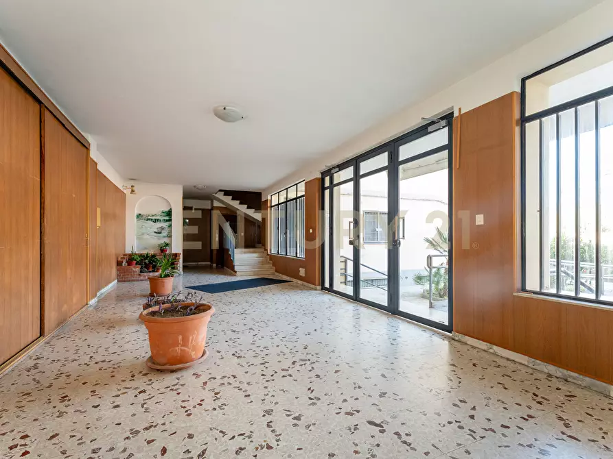 Immagine 4 di Pentalocale in vendita  in Via Messina 523 a Catania