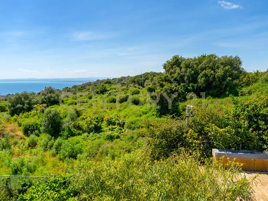 Immagine 29 di Villa in vendita  in Via Nino Martoglio S.N. a Aci Castello