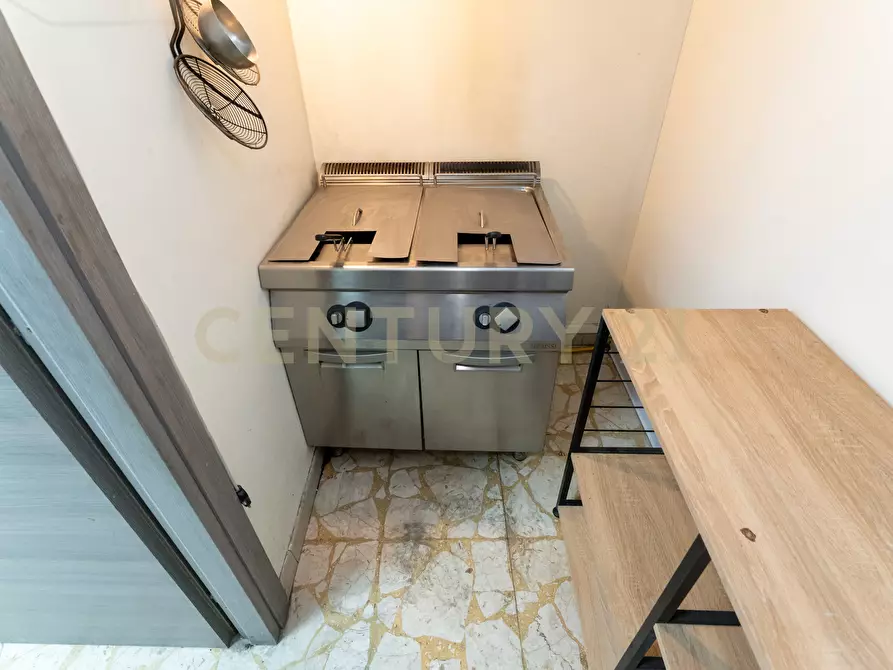 Immagine 15 di Locale commerciale in affitto  in Via Aldebaran 7 a Catania
