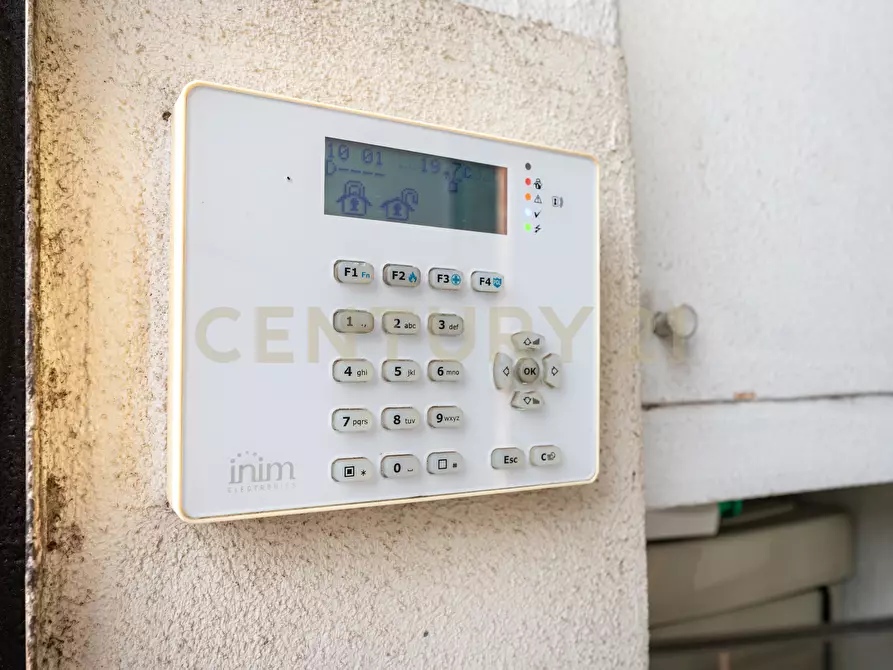 Immagine 36 di Magazzino in vendita  in Via Convento del Carmine 6 a Tremestieri Etneo