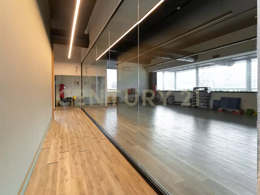 Immagine 33 di Attività commerciale in vendita  in Viale del Commercio a Misterbianco