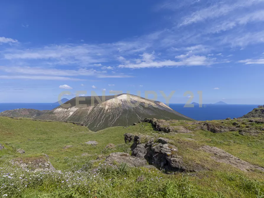 Immagine 14 di Villa in vendita  in Via Reale snc a Lipari