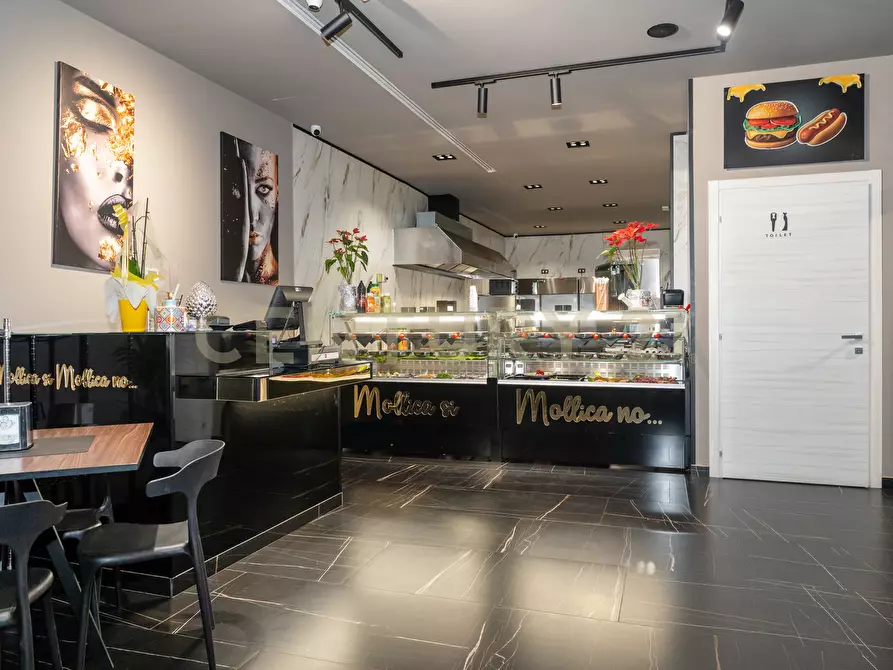 Immagine 21 di Attività commerciale in vendita  in Corso Indipendenza 131 a Catania