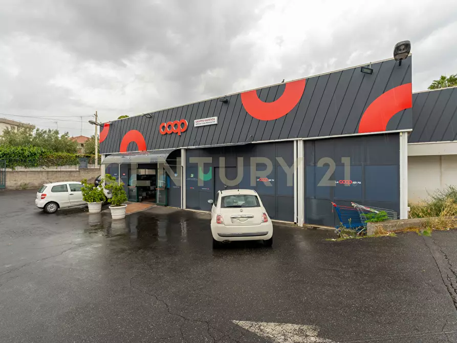 Immagine 17 di Locale commerciale in vendita  in Via Galermo 185 a Catania